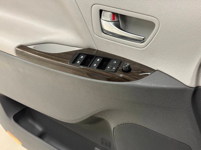 2020 Toyota Sienna XLE Premium 8 Passenger 4dr Mini Van | Houston, TX | Houston Auto Credit 2020 Toyota Sienna XLE Premium 8 Passenger 4dr Mini Van | Houston, TX | Houston Auto Credit