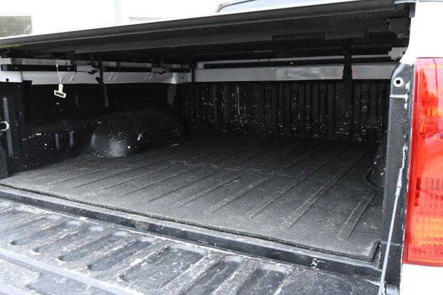 2020 Toyota Tundra Platinum Push Button Moonroof Tri-Fold Tonneau XM 2020 Toyota Tundra Platinum Push Button Moonroof Tri-Fold Tonneau XM