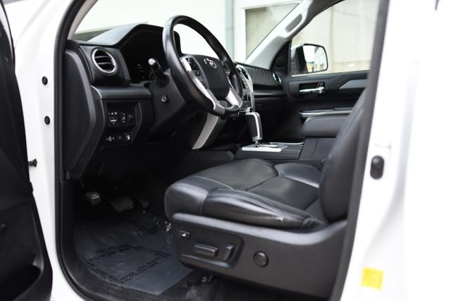 2020 Toyota Tundra Platinum Push Button Moonroof Tri-Fold Tonneau XM