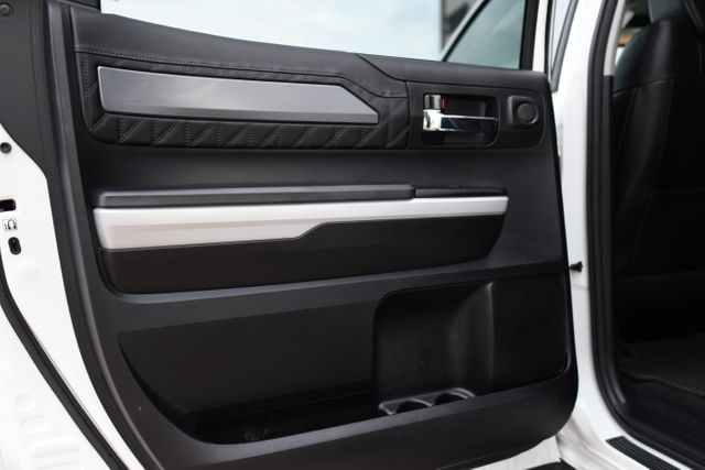 2020 Toyota Tundra Platinum Push Button Moonroof Tri-Fold Tonneau XM 2020 Toyota Tundra Platinum Push Button Moonroof Tri-Fold Tonneau XM