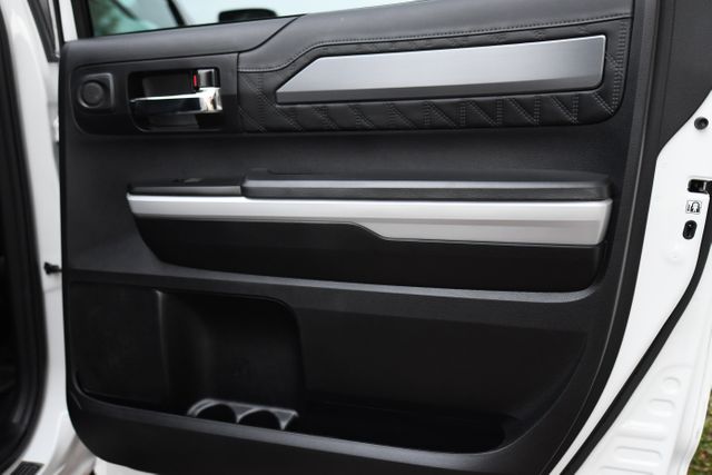 2020 Toyota Tundra Platinum Push Button Moonroof Tri-Fold Tonneau XM 2020 Toyota Tundra Platinum Push Button Moonroof Tri-Fold Tonneau XM