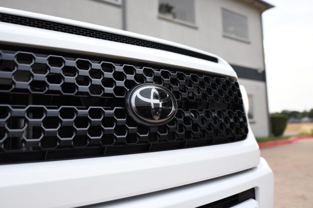 2020 Toyota Tundra Platinum Push Button Moonroof Tri-Fold Tonneau XM