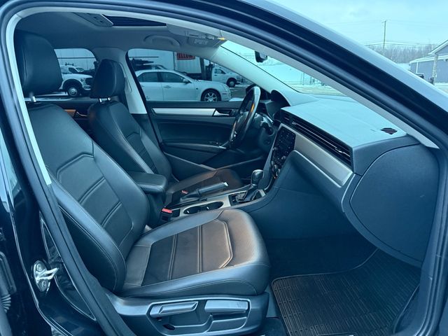 2020 Volkswagen PASSAT SE Leather Sunroof | Canton, Ohio | Ohio Auto Warehouse LLC 2020 Volkswagen PASSAT SE Leather Sunroof | Canton, Ohio | Ohio Auto Warehouse LLC