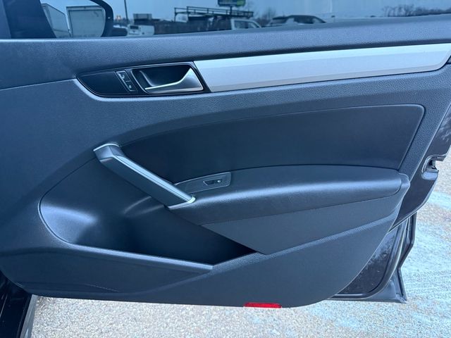 2020 Volkswagen PASSAT SE Leather Sunroof | Canton, Ohio | Ohio Auto Warehouse LLC 2020 Volkswagen PASSAT SE Leather Sunroof | Canton, Ohio | Ohio Auto Warehouse LLC