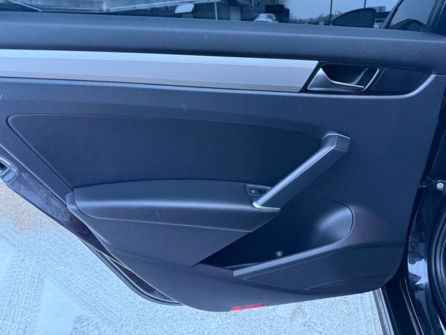 2020 Volkswagen PASSAT SE Leather Sunroof | Canton, Ohio | Ohio Auto Warehouse LLC 2020 Volkswagen PASSAT SE Leather Sunroof | Canton, Ohio | Ohio Auto Warehouse LLC