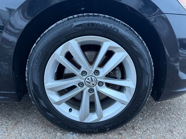 2020 Volkswagen PASSAT SE Leather Sunroof | Canton, Ohio | Ohio Auto Warehouse LLC 2020 Volkswagen PASSAT SE Leather Sunroof | Canton, Ohio | Ohio Auto Warehouse LLC