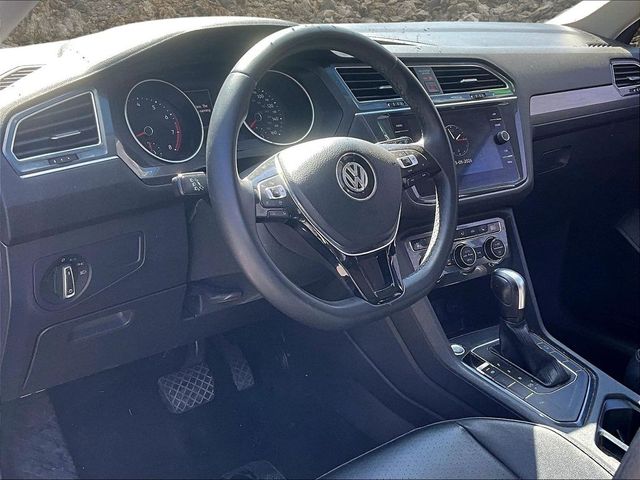 2020 Volkswagen Tiguan SE R-Line Black