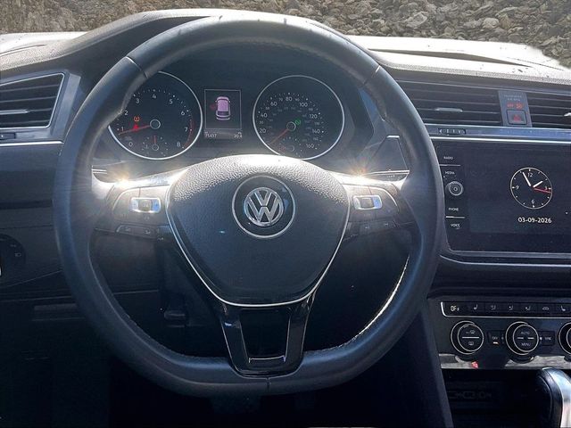 2020 Volkswagen Tiguan SE R-Line Black