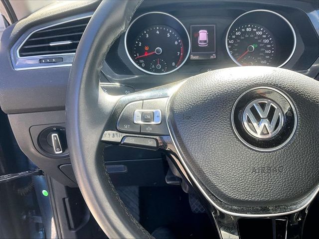 2020 Volkswagen Tiguan SE R-Line Black