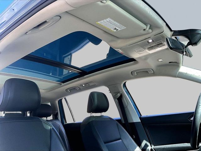 2020 Volkswagen Tiguan SE R-Line Black