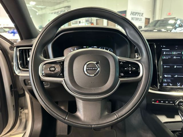 2020 Volvo S60 T5 Momentum