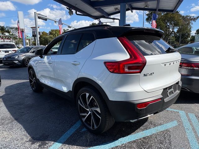 2020 Volvo XC40 T4 R-Design