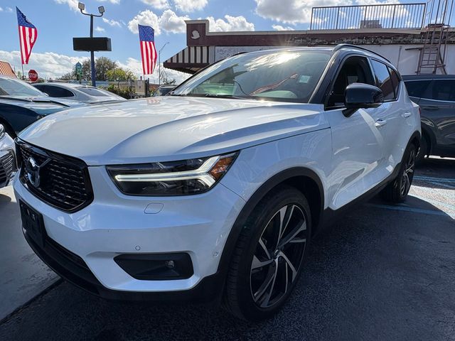 2020 Volvo XC40 T4 R-Design