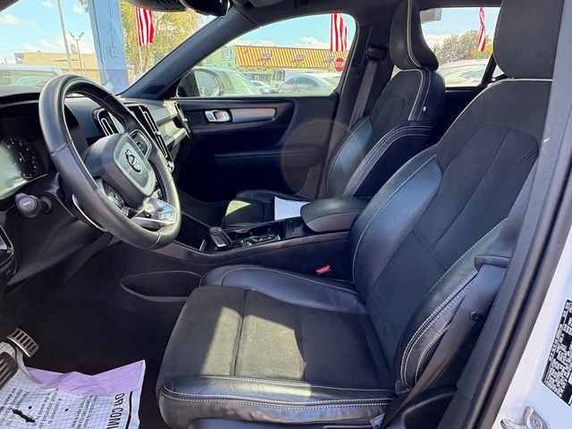 2020 Volvo XC40 T4 R-Design