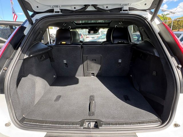 2020 Volvo XC40 T4 R-Design