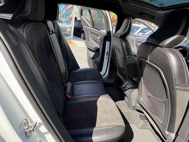 2020 Volvo XC40 T4 R-Design