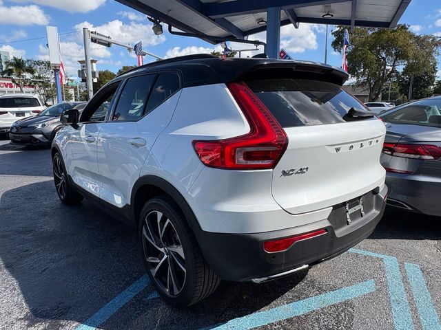 2020 Volvo XC40 T4 R-Design