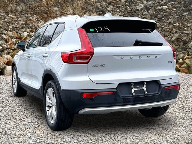 2020 Volvo XC40 T5 Momentum