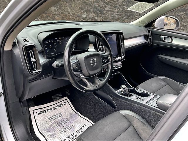2020 Volvo XC40 T5 Momentum
