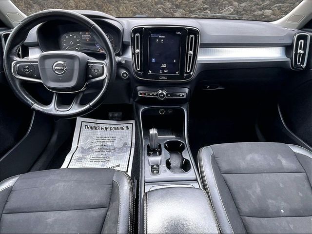 2020 Volvo XC40 T5 Momentum