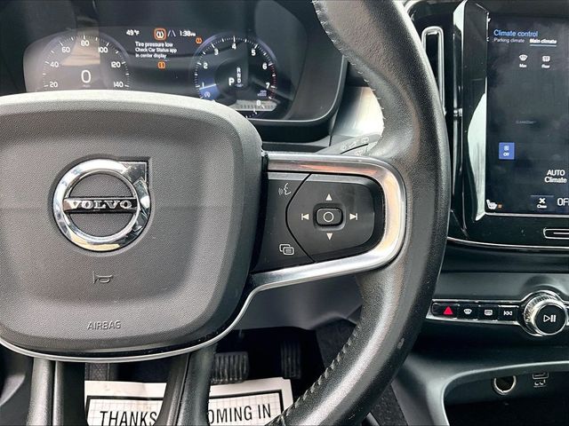 2020 Volvo XC40 T5 Momentum