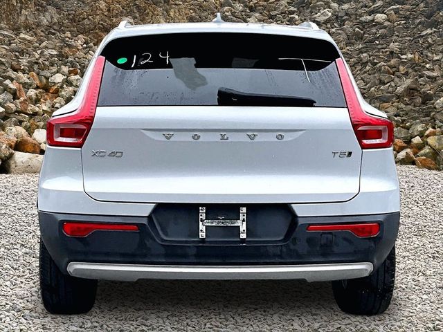 2020 Volvo XC40 T5 Momentum