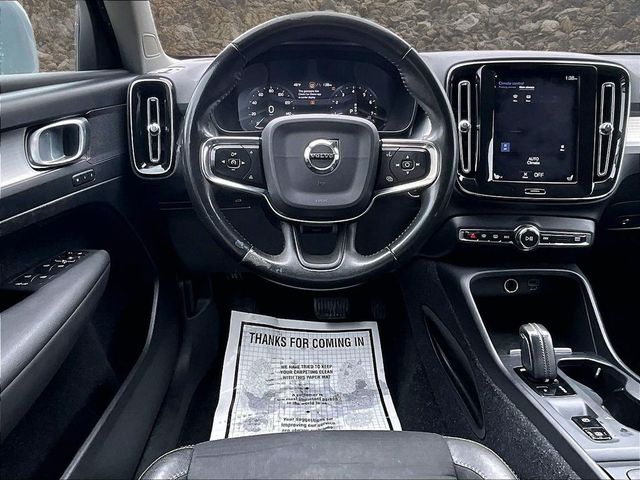2020 Volvo XC40 T5 Momentum