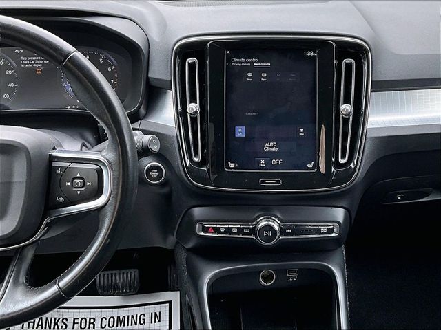 2020 Volvo XC40 T5 Momentum