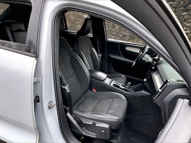 2020 Volvo XC40 T5 Momentum