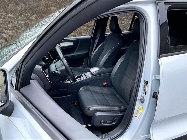 2020 Volvo XC40 T5 Momentum