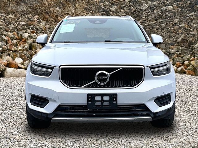 2020 Volvo XC40 T5 Momentum
