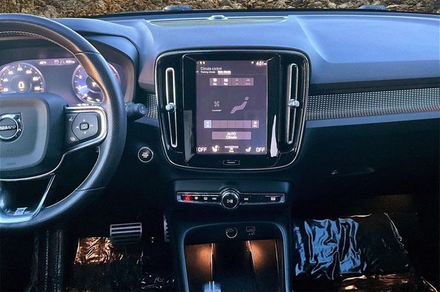 2020 Volvo XC40 T5 R-Design