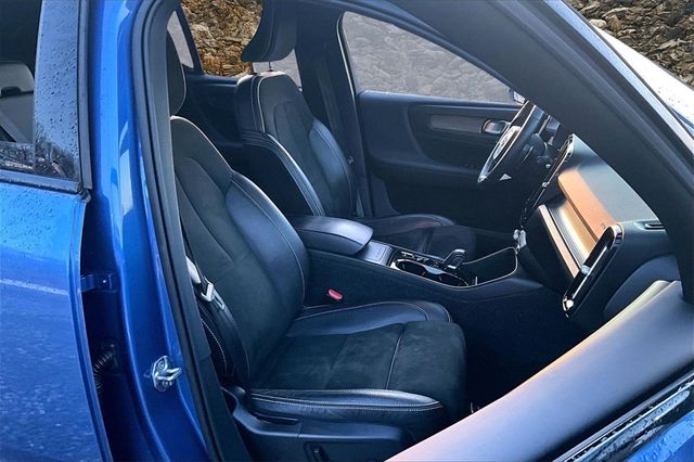 2020 Volvo XC40 T5 R-Design