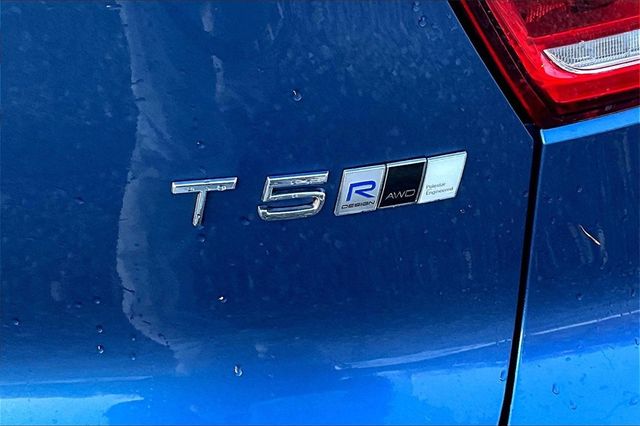 2020 Volvo XC40 T5 R-Design