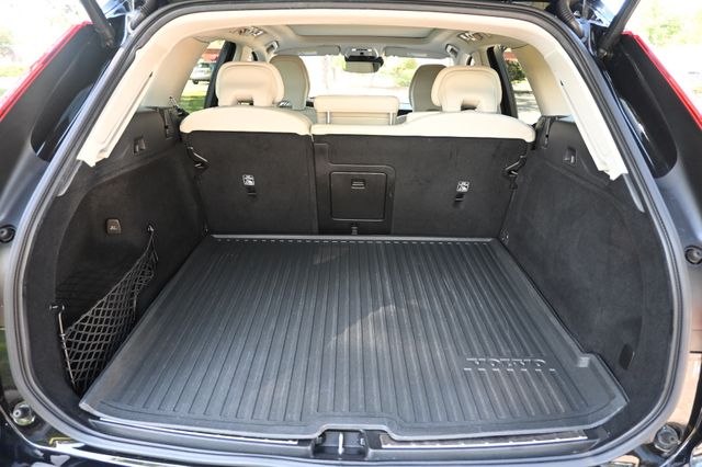2020 Volvo XC60 T5 Momentum
