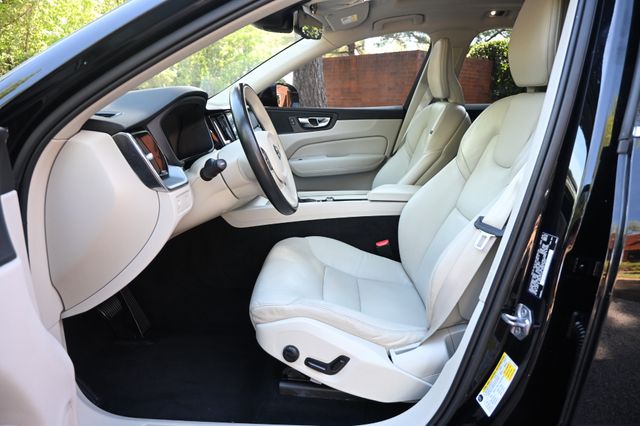 2020 Volvo XC60 T5 Momentum