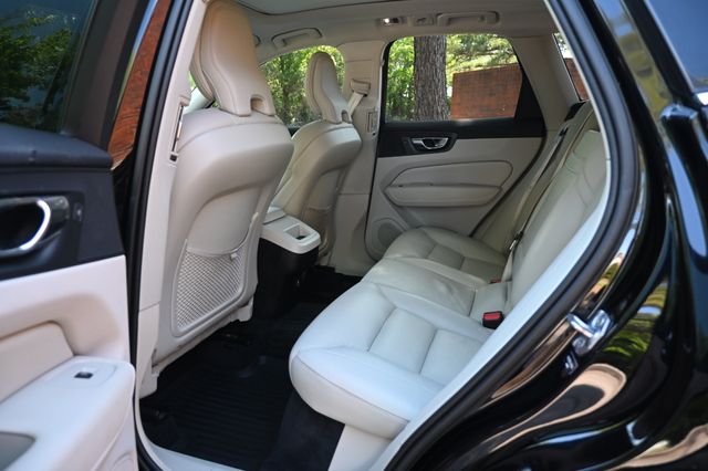 2020 Volvo XC60 T5 Momentum