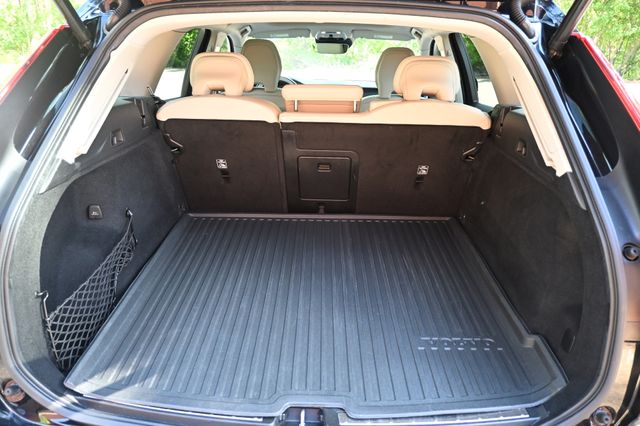 2020 Volvo XC60 T5 Momentum