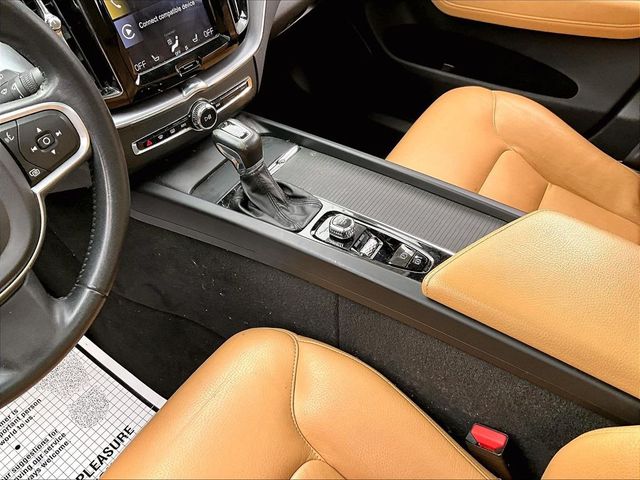 2020 Volvo XC60 T5 Momentum