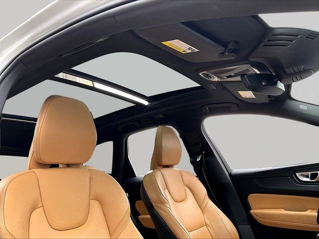 2020 Volvo XC60 T5 Momentum