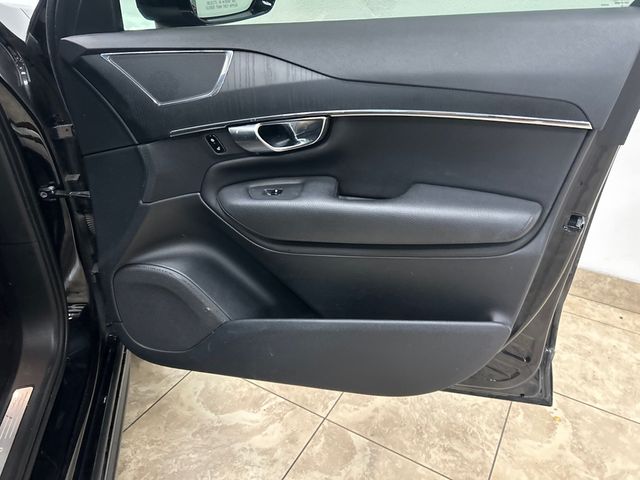 2020 Volvo XC90 T6 MOMENTUM 7-PASSENGER