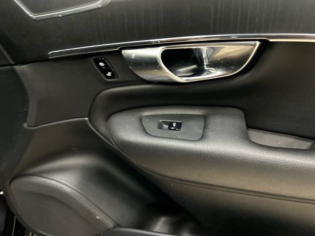 2020 Volvo XC90 T6 MOMENTUM 7-PASSENGER