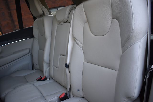 2020 Volvo XC90 T6 Momentum 7-Passenger