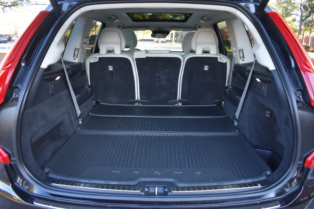 2020 Volvo XC90 T6 Momentum 7-Passenger
