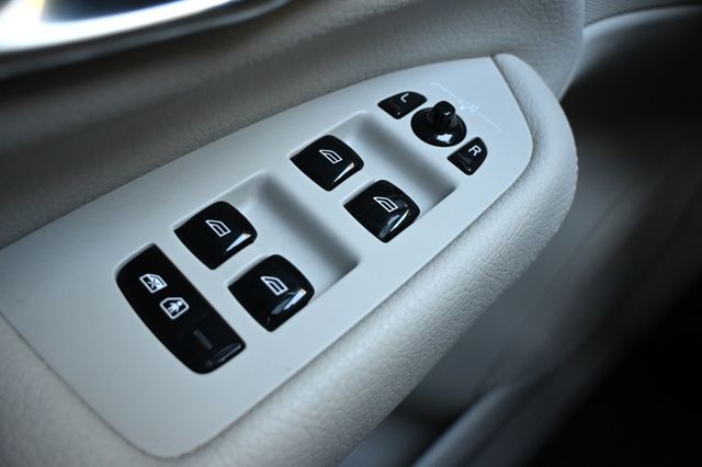 2020 Volvo XC90 T6 Momentum 6-Passenger