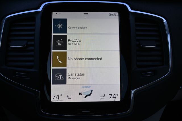 2020 Volvo XC90 T6 Momentum 6-Passenger