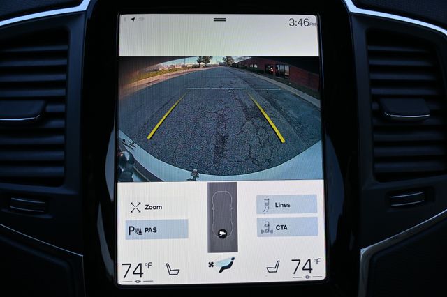 2020 Volvo XC90 T6 Momentum 6-Passenger