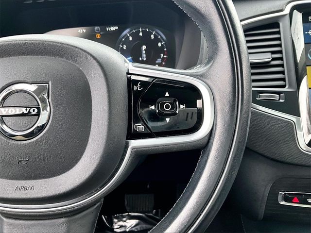 2020 Volvo XC90 T6 Momentum 7-Passenger