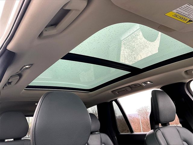 2020 Volvo XC90 T6 Momentum 7-Passenger