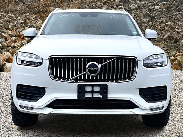 2020 Volvo XC90 T6 Momentum 7-Passenger